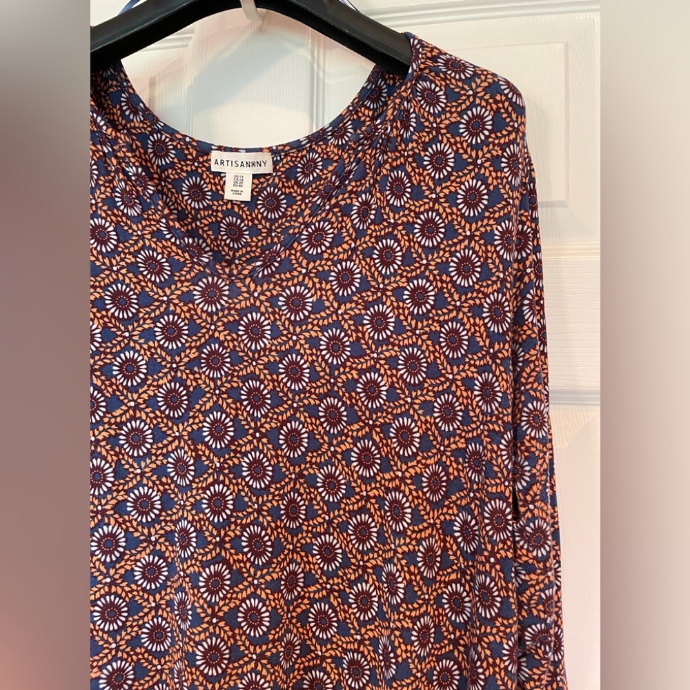 Artisan NY Tunic Top Daisy Print on Blue